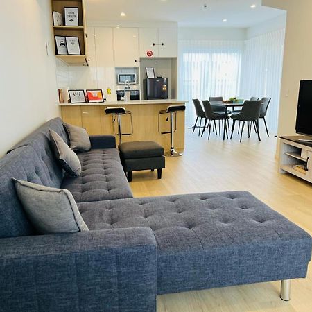 Central Modern 3-Bedroom,3- Bathroom House With Patio And Carpark- Lower Hutt City Centre ภายนอก รูปภาพ