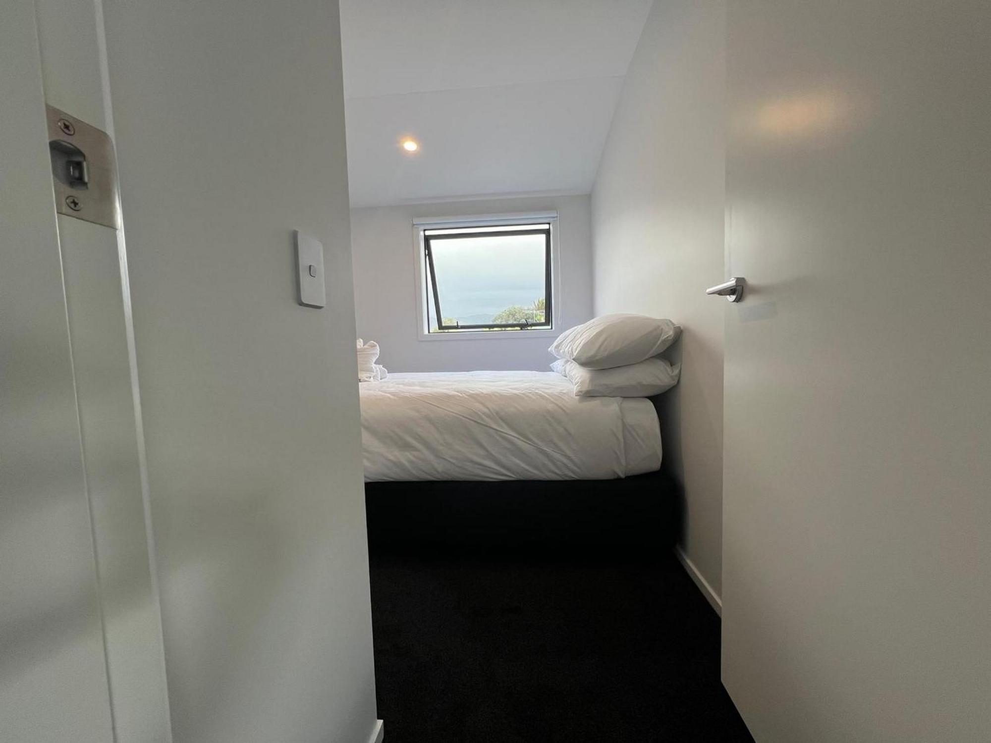 Central Modern 3-Bedroom,3- Bathroom House With Patio And Carpark- Lower Hutt City Centre ภายนอก รูปภาพ