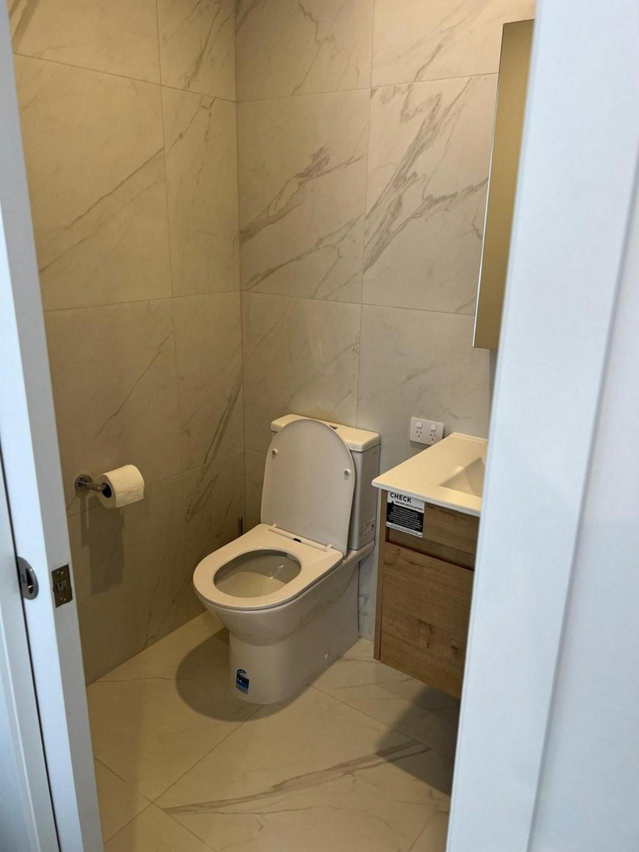 Central Modern 3-Bedroom,3- Bathroom House With Patio And Carpark- Lower Hutt City Centre ภายนอก รูปภาพ