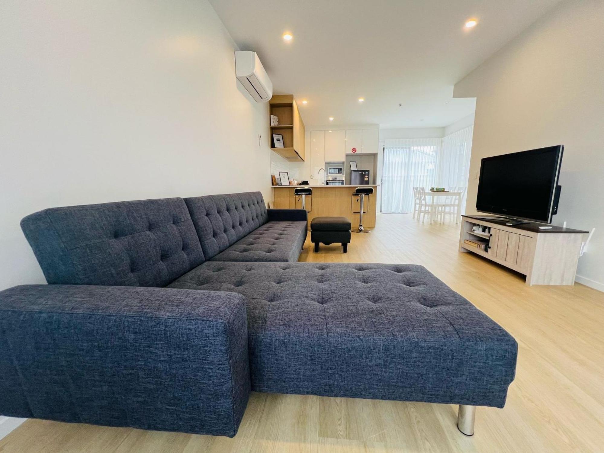 Central Modern 3-Bedroom,3- Bathroom House With Patio And Carpark- Lower Hutt City Centre ภายนอก รูปภาพ
